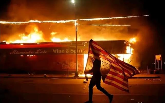 美国如果继续霸权，能选择的只有四条路。

彻底消耗掉俄欧。几乎快实现，但功亏一篑