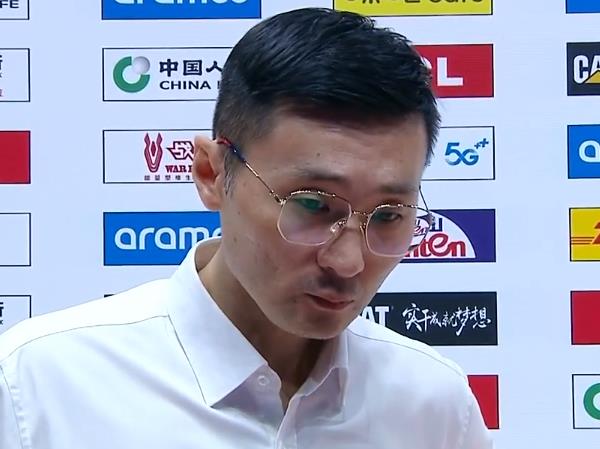 听听媒体专家怎么说？新疆男篮100-93击败北控，完成复仇。新疆队全场压制，篮板