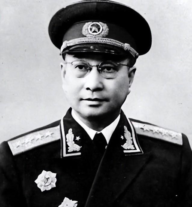 1961年，陈赓大将因病逝世，当时周总理正在广州出差，当听到这个悲痛的消息时，一