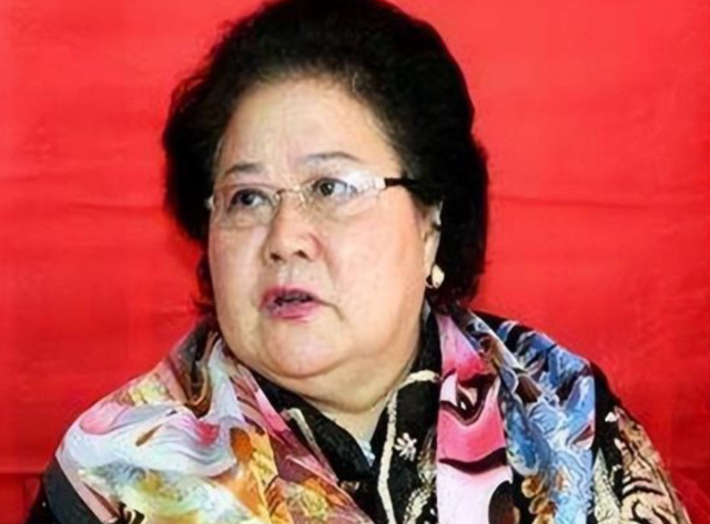 带领30名演员滞留美国,如今回国养老,齐淑芳想的有点多(齐淑芳国籍)-第7张图片-九妖电影 带领30名演员滞留美国,如今回国养老,齐淑芳想的有点多(齐淑芳国籍)-第7张图片-九妖电影
