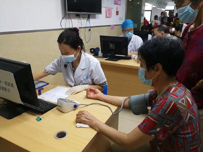 医院没有了检查仪器和化验设备