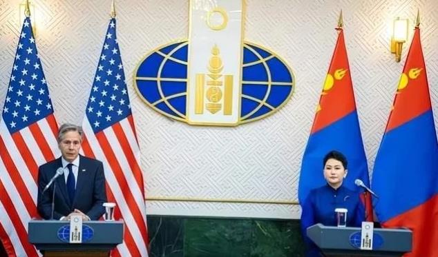 说到蒙古国和美国成了战略合作伙伴这事儿，讲真，我有点小惊讶。蒙古国啊，你这地理位