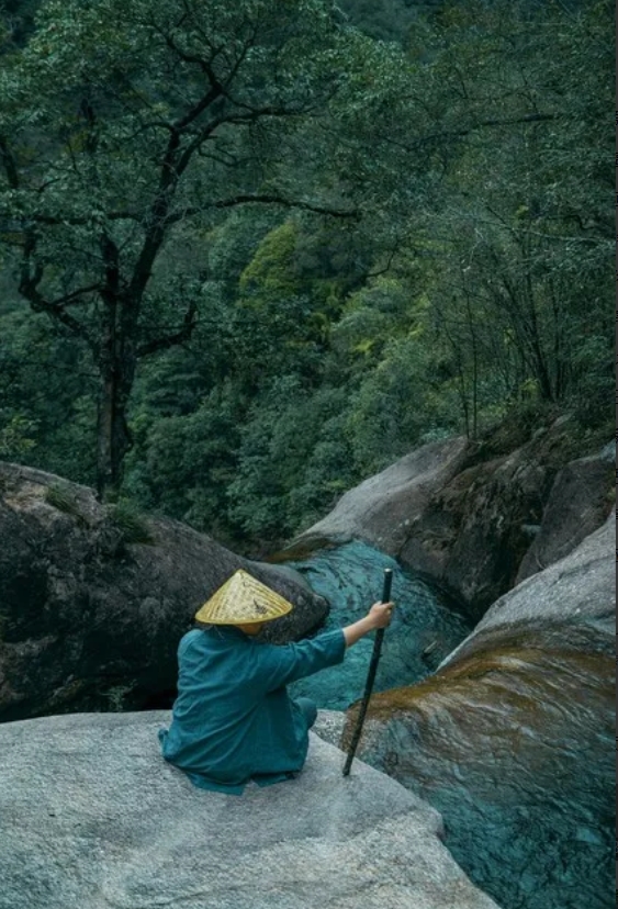 想想都觉得后背发凉
太惊悚了！2月11日上午9点左右，山东淄博博山区山头派出所附