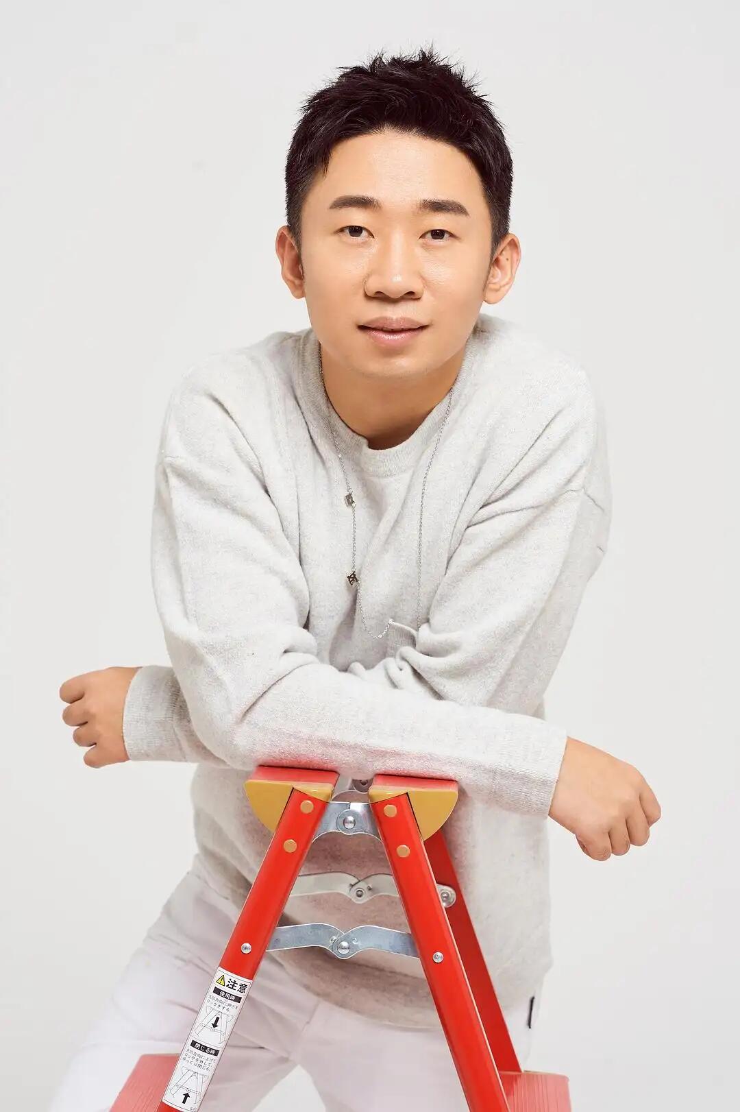 杨迪恋上白富美惹争议