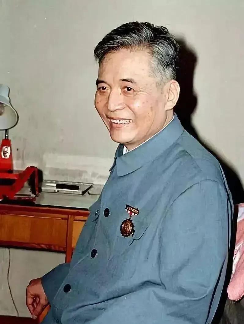 邓稼先：核武器功臣的无悔奉献