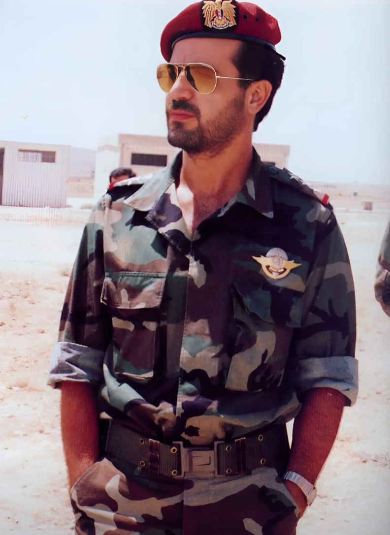 巴西勒•阿萨德，老阿萨德眼中最理想的接班人，同时又是长子，从小受到了老阿萨德的重