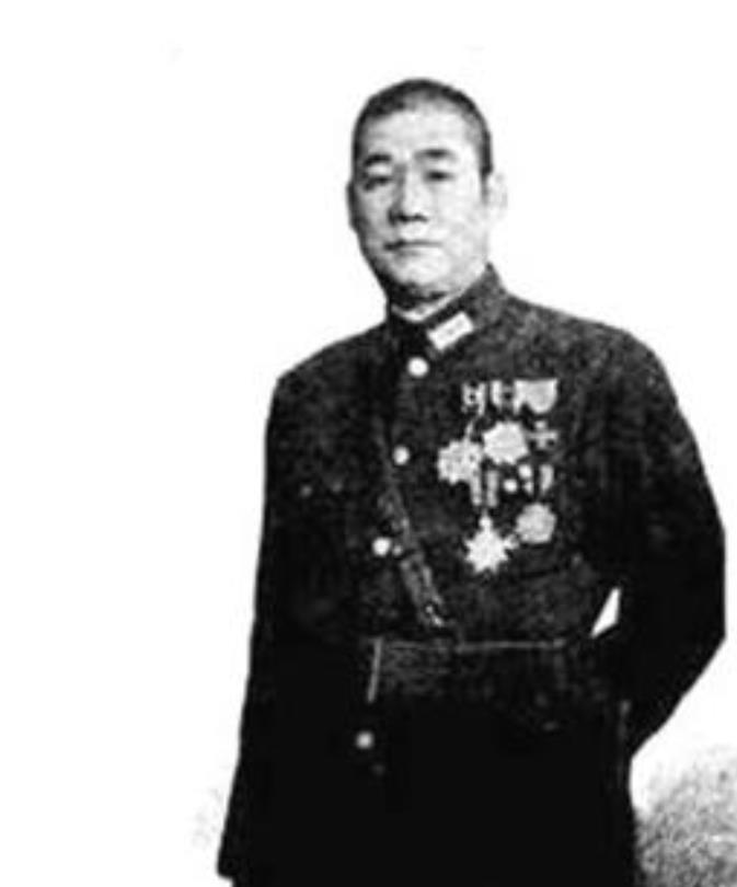 1943年初，国军少将古鼎新收到陈诚的密信，让他除掉上司王劲哉。古鼎新考虑了三天