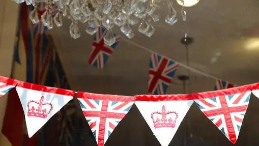 王室希望在英国访问查尔斯国王期间“除掉”哈里王子