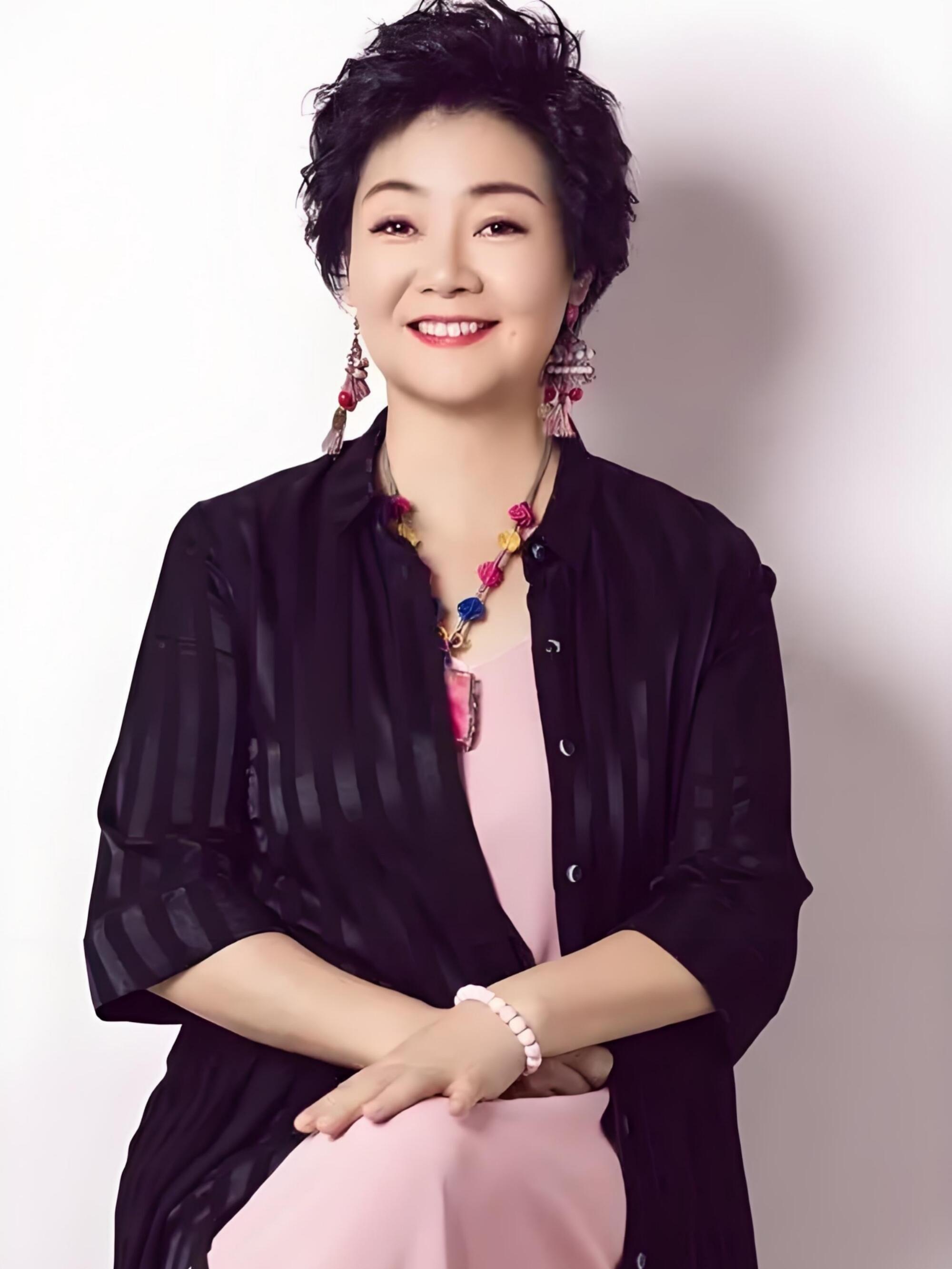 萨日娜，只生孩子不下厨，被宠成宝！