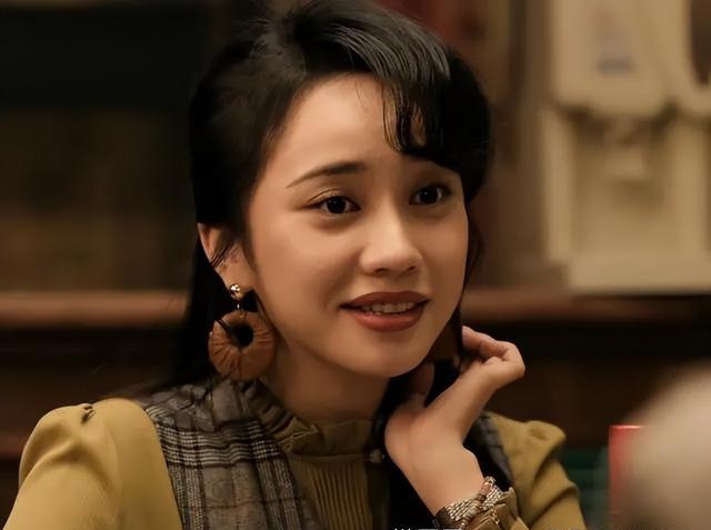 又一“谋女郎”上线！再次向大家证明了，74岁张艺谋的顶级审美（张艺谋评价谋女郎长相）-第9张图片-九妖电影