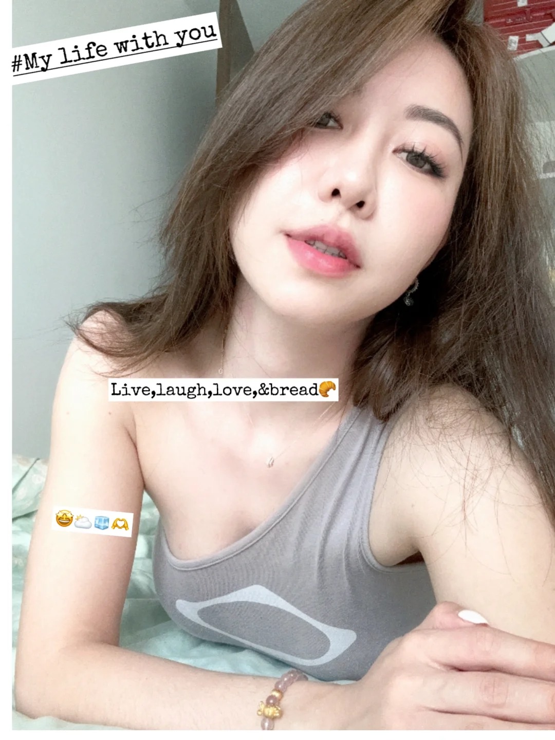 #春天，我想开了
今天又是加班
最近日程满满