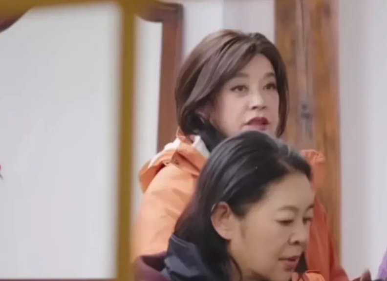 一直觉得刘晓庆咖位最大，可是这期节目发现，大家都欺负她！向太比她小，喊她晓庆！倪