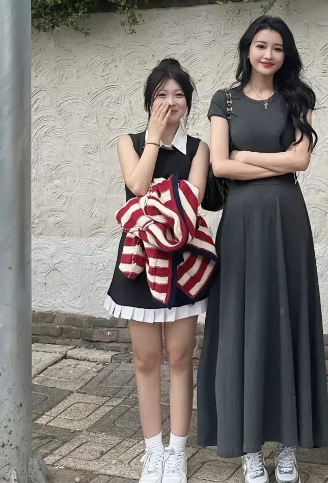 电视上看着一般般，真人巨漂亮！