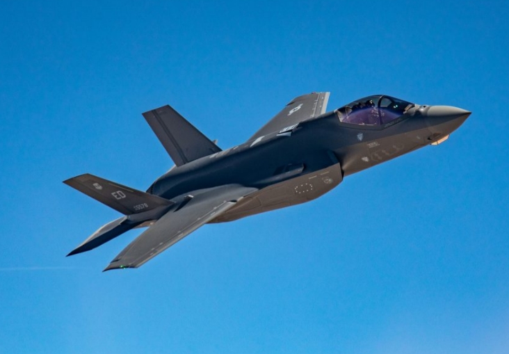 美国军工巨头洛-马公司宣布2025年预计可以交付190架F-35战机~~~

这
