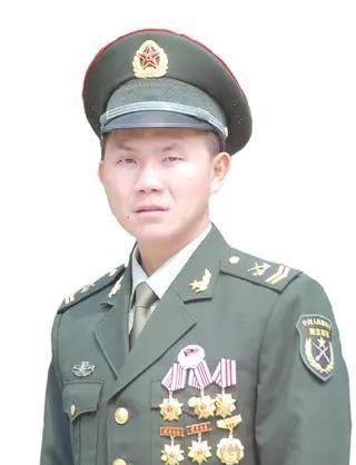 成都至武昌火车恶性抢劫案：76名歹徒被军警智擒