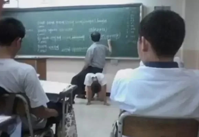 维护教师教育惩戒权
       看到一篇文章说官方发文要维护教师教育的惩戒权！