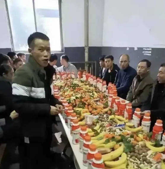 这是花果山集体团建吗?