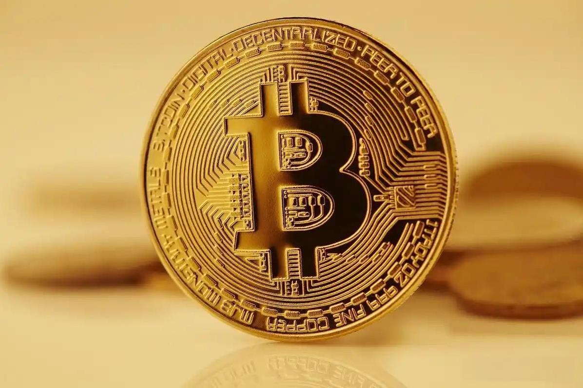 [月亮]比特币就是美国人给中国做的一个局，他们想方设法，费尽心思想让我们入这个局