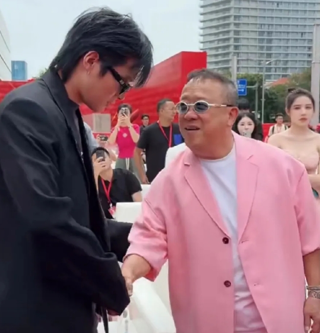 卖货的分成是由主播和商家达成的，平台的是按单定算的，主播的也是按单算的，卖的多就