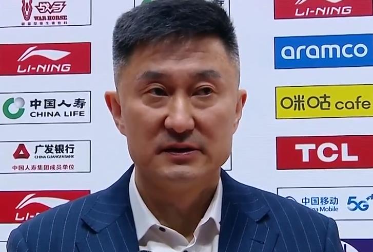 听听杜锋和闵鹿蕾怎么说？广东男篮落后15分后105-98逆转北控，徐杰32分11