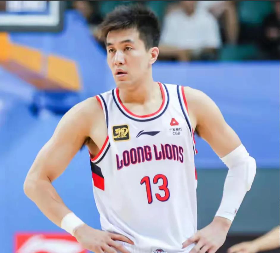 25分7助攻！郭艾伦回来了，队医让打18分钟，他却打了30分钟。
昨晚CBA联赛