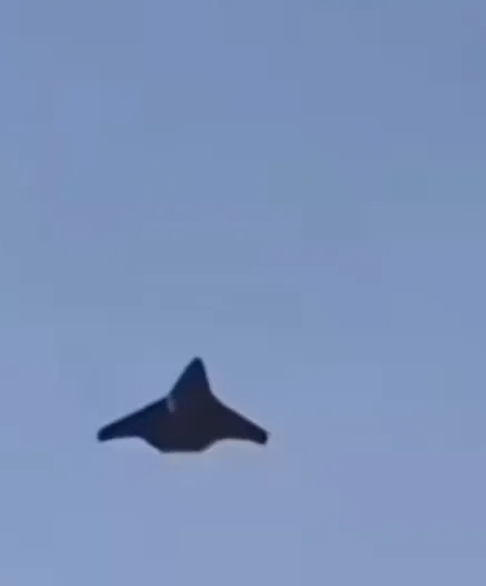 基本确定沈飞六代机就是一款主要以空优为主的战斗机，尾部有上下摆动的垂尾，能有比歼