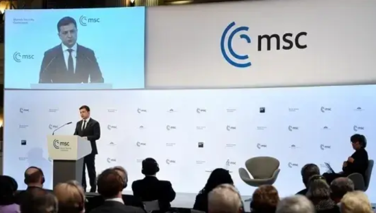 泽连斯基在慕尼黑安全会议上抛出重磅炸弹，打算把乌军规模翻一番。这可不是个小决定，