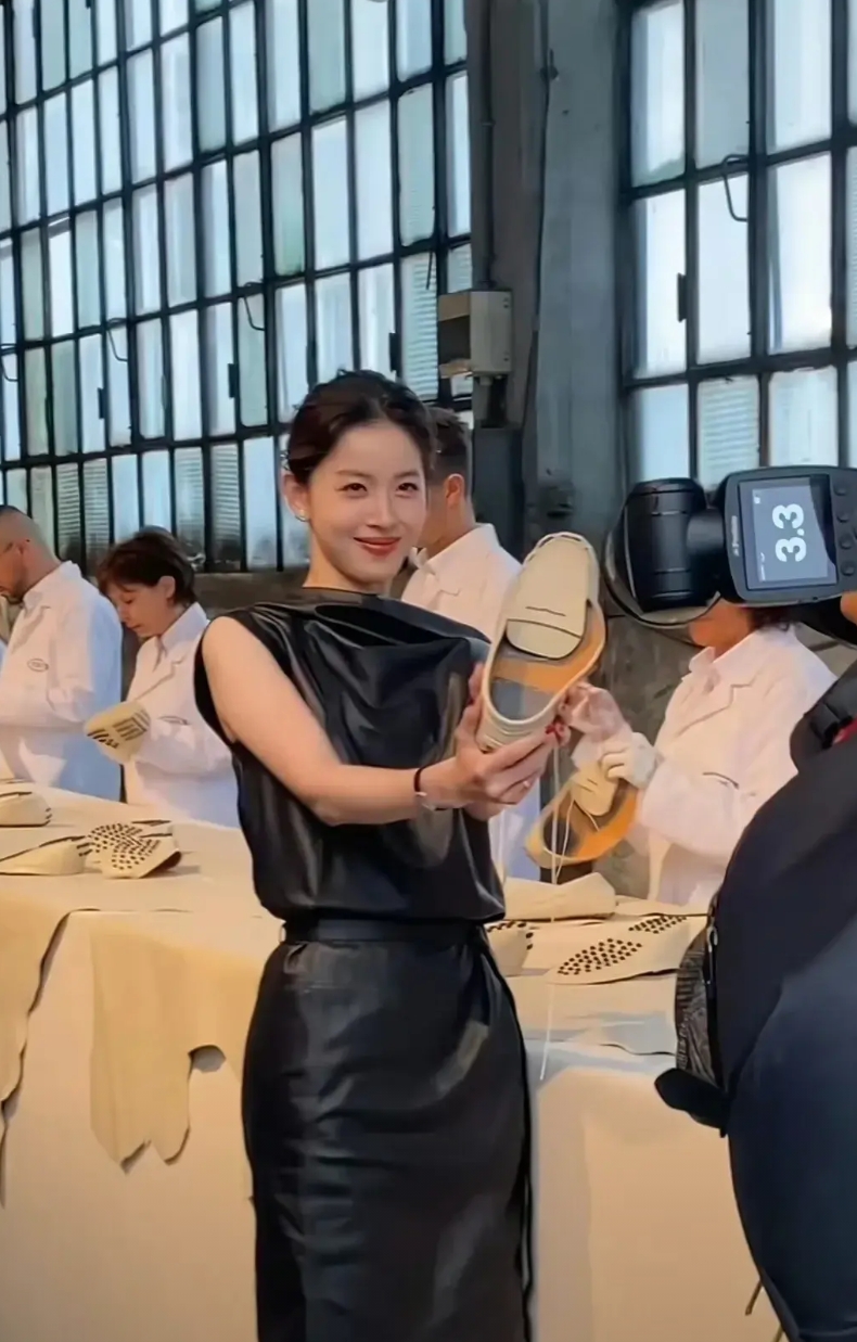 以前觉得她虽然嫁了个大20岁的，起码有尊重有钱，知道刘还有什么别的人以后，又把她