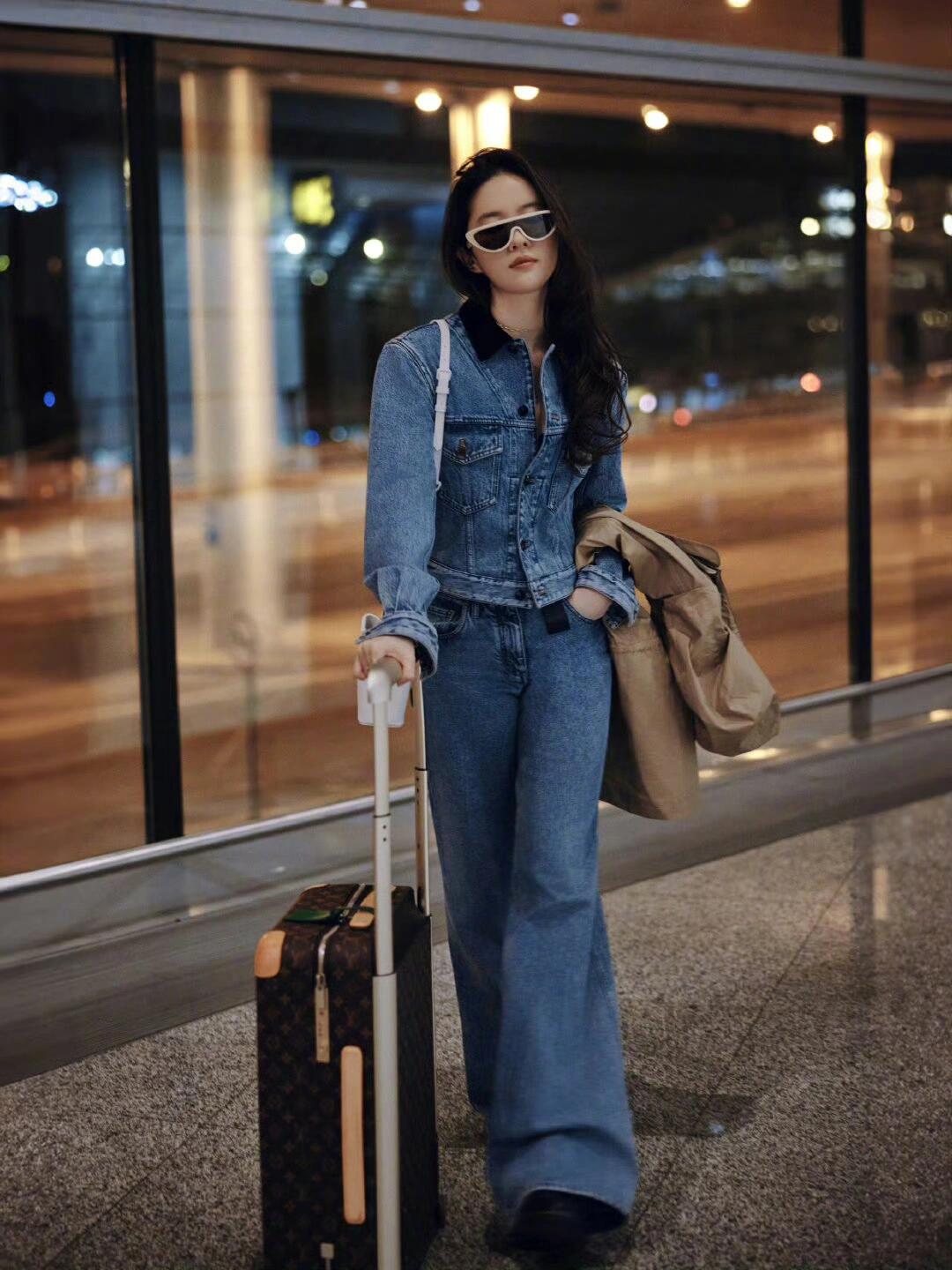 轻松又随性刘亦菲