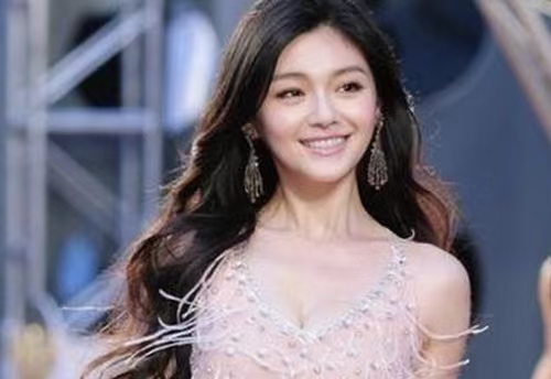 命理分析：找对象喜欢“以貌取人”的女性，天干透阳性用神