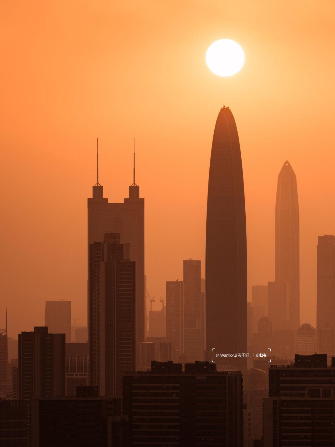 我给深圳三件套拍了组合影🌆