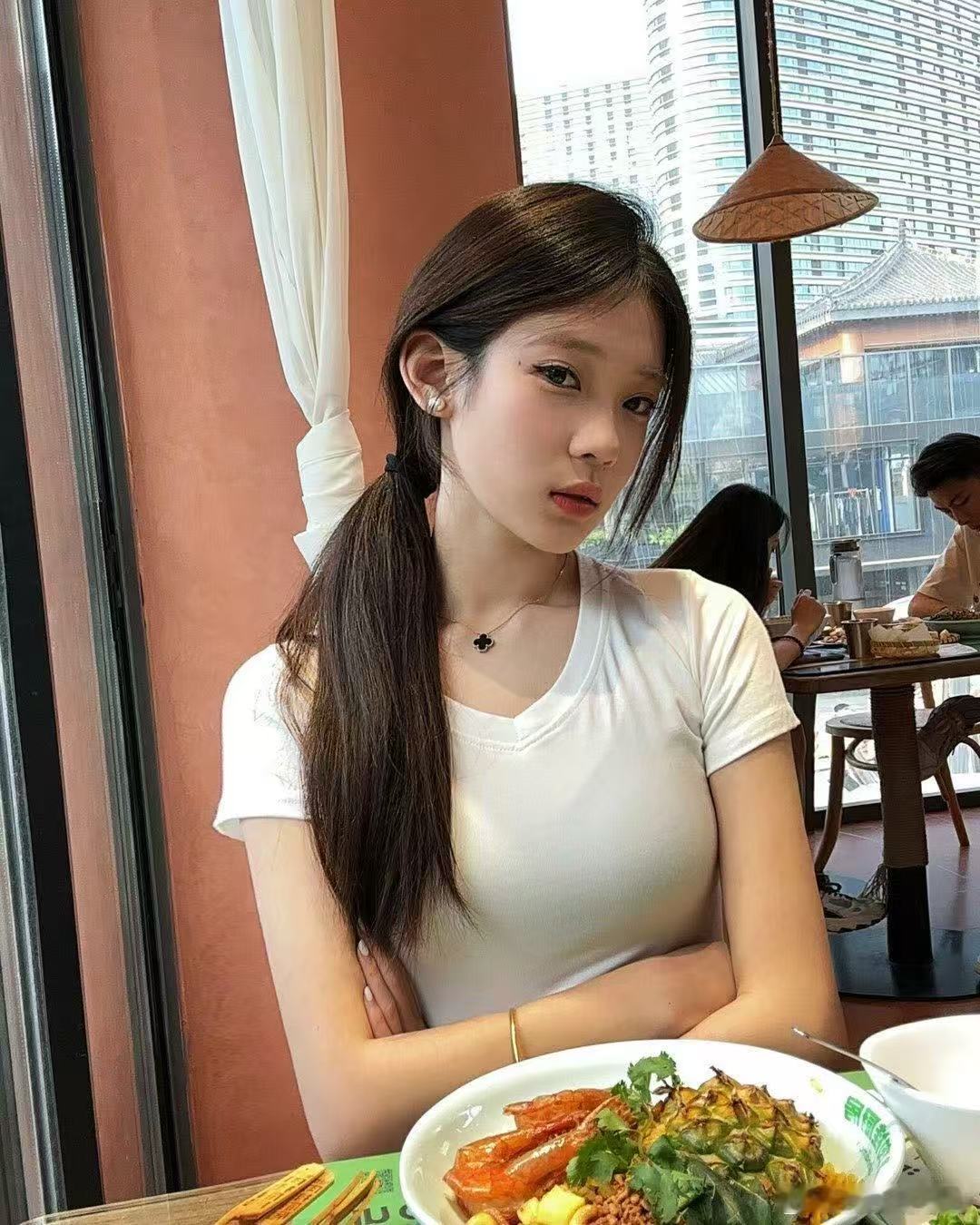 和学妹出来吃饭吃完要干什么哈哈哈哈