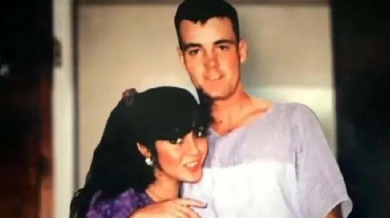 1993年6月23日，劳瑞娜·波比特在丈夫约翰·韦恩·波比特熟睡之际，做出了一个