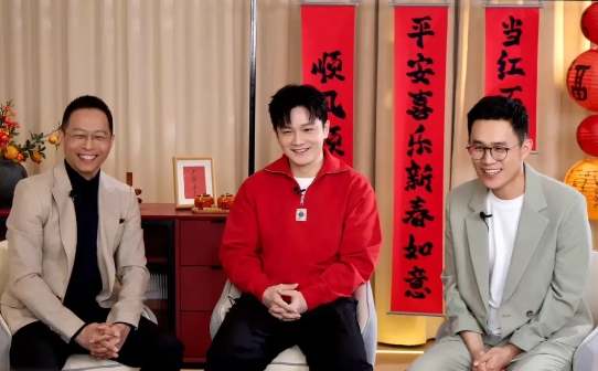 哈哈哈，樊振东直播时竟直接对着王腾贴脸开大，快给我脸笑歪了[大笑]
昨晚有多少人