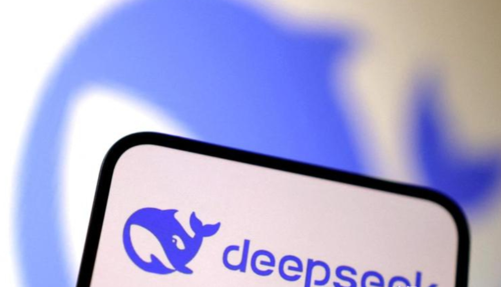 DeepSeek的底气越来越大了，美国出了OpenAI上窜下跳，微软、英伟达、亚