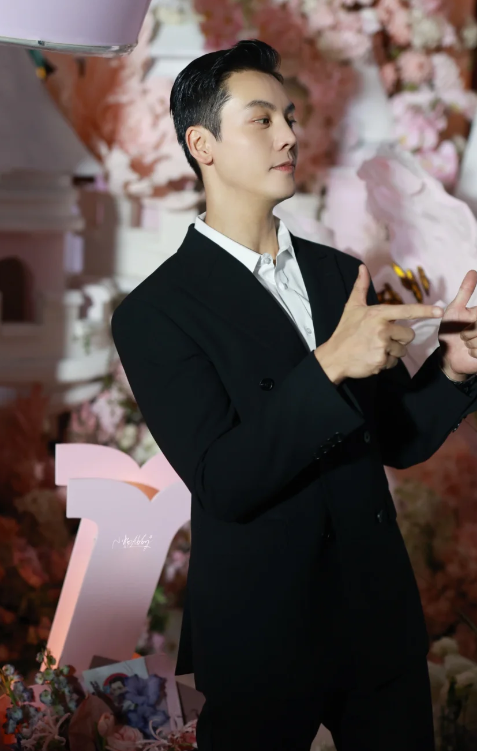 陈伟霆和黄晓明谁更帅谁火？