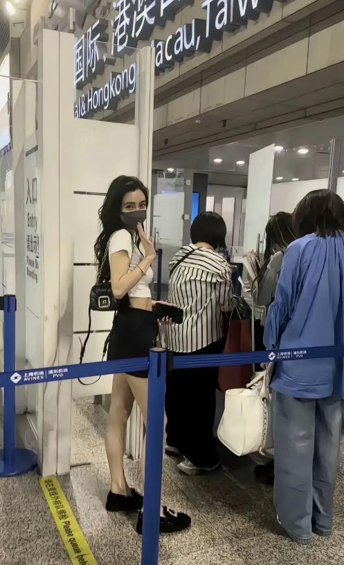 
她越来越漂亮了