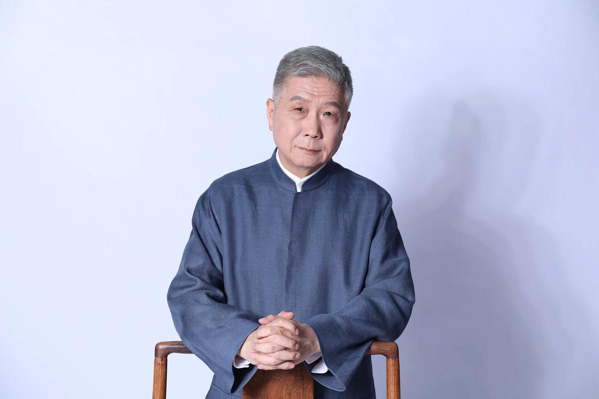 你知道马未都靠什么发家吗？如果你以为是古董，那就大错特错了。马未都此人是靠倒腾中