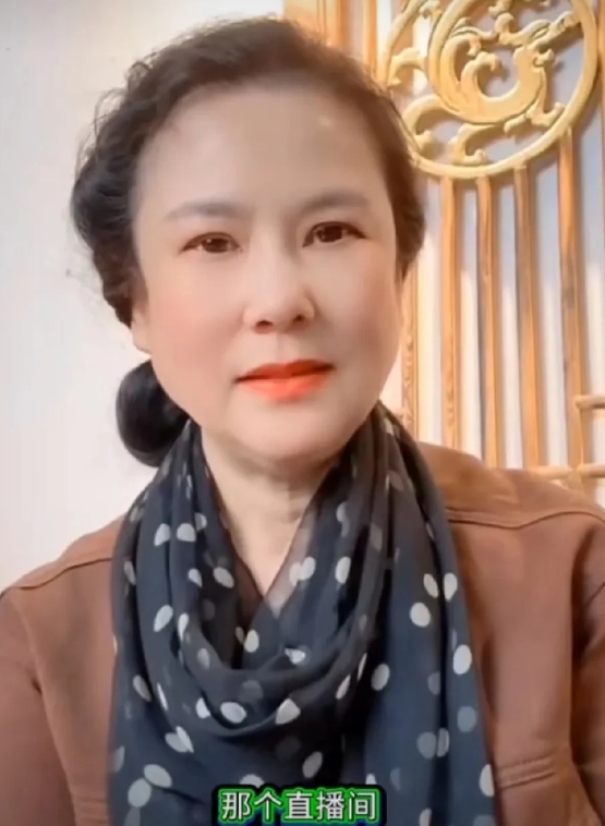 谢广坤前妻王小华替女儿道歉，孩子说了一些不该说的，请大家见谅！

       