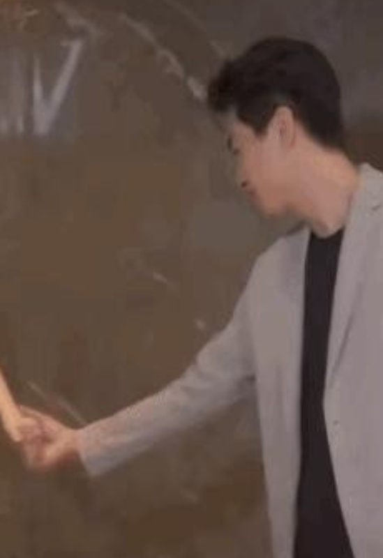 陈妍希的婚姻状况又被推上风口浪尖！

近日网友翻出陈晓与毛晓彤同框画面，两人在活