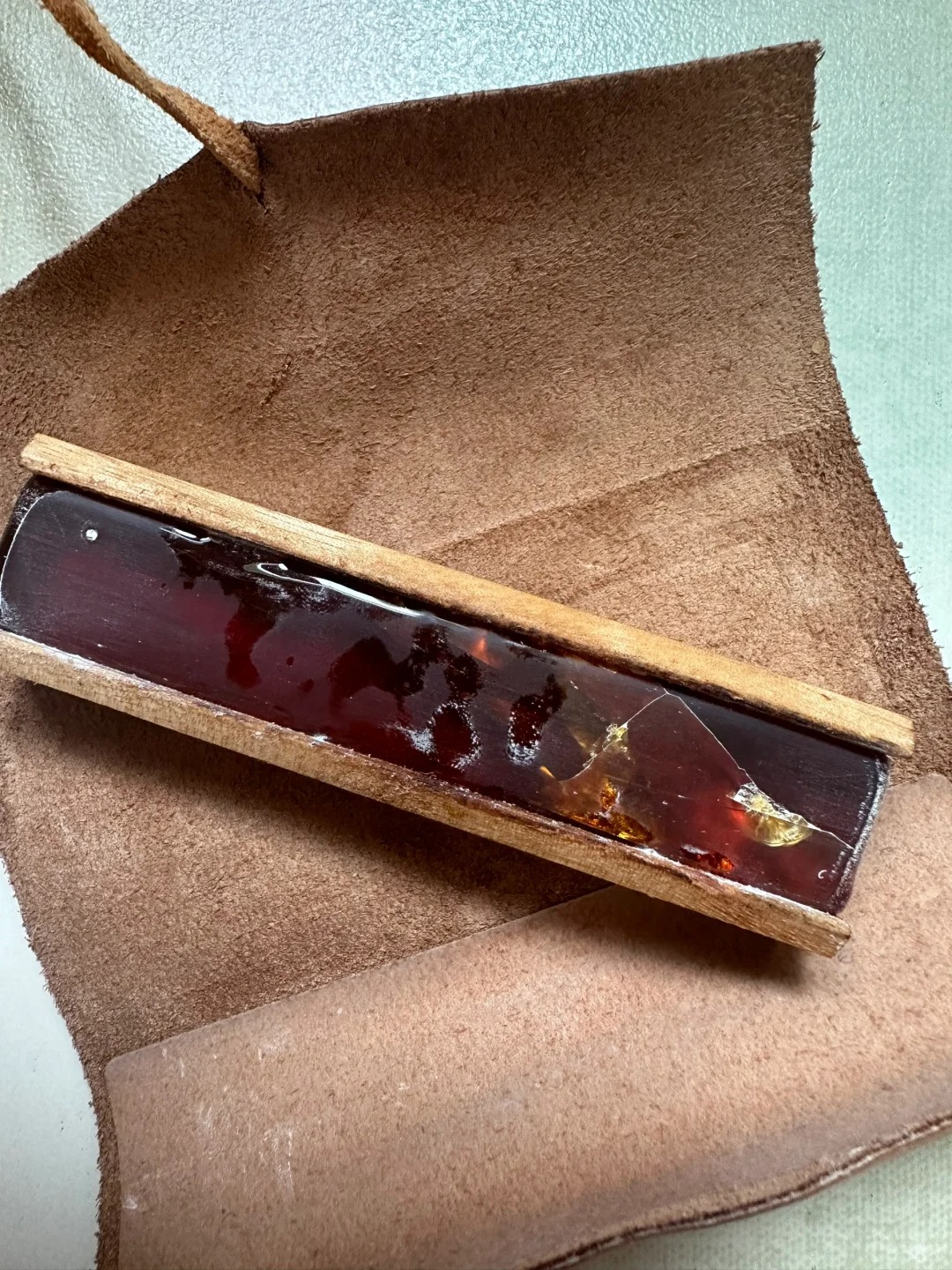 5555刚刚买的，请问什么有什么办法
刚刚买的莱瑟伍德松香，用了两次，摔碎了
