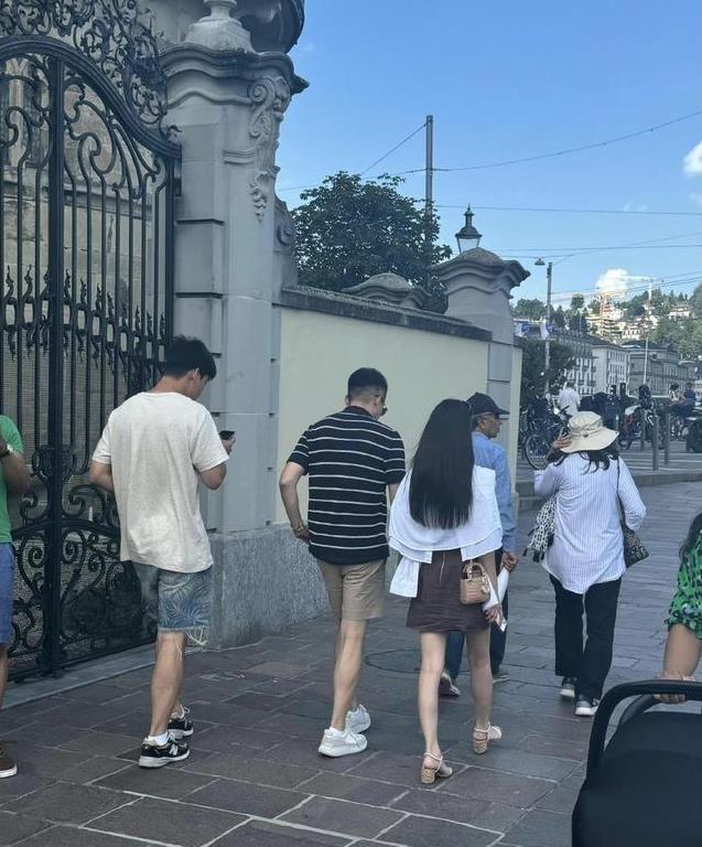 【独家解析】最近网上热议汪小菲和马筱梅街头“吵架”的画面，我只想说，这不过是“看