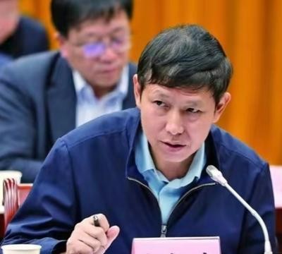 教授放弃百亿赔偿要公司股份

                         
