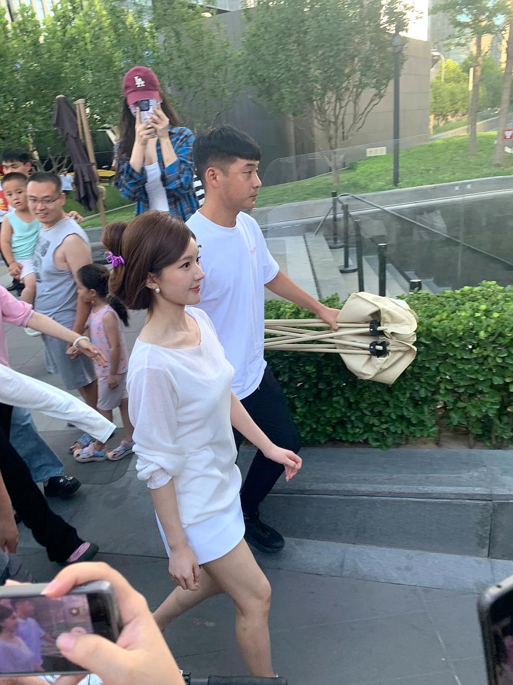 赵露思本人太瘦太美