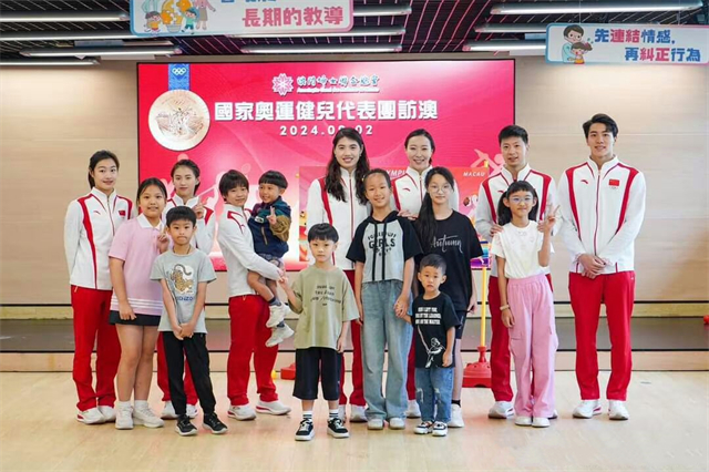 马龙收俩干女儿：全红婵崔宸曦认他当干爸
