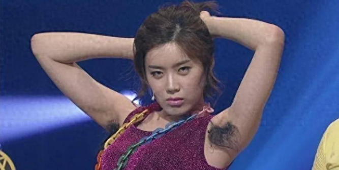 罕见的照片：这美女身上的毛发也太旺盛了吧！这猪也太壮了