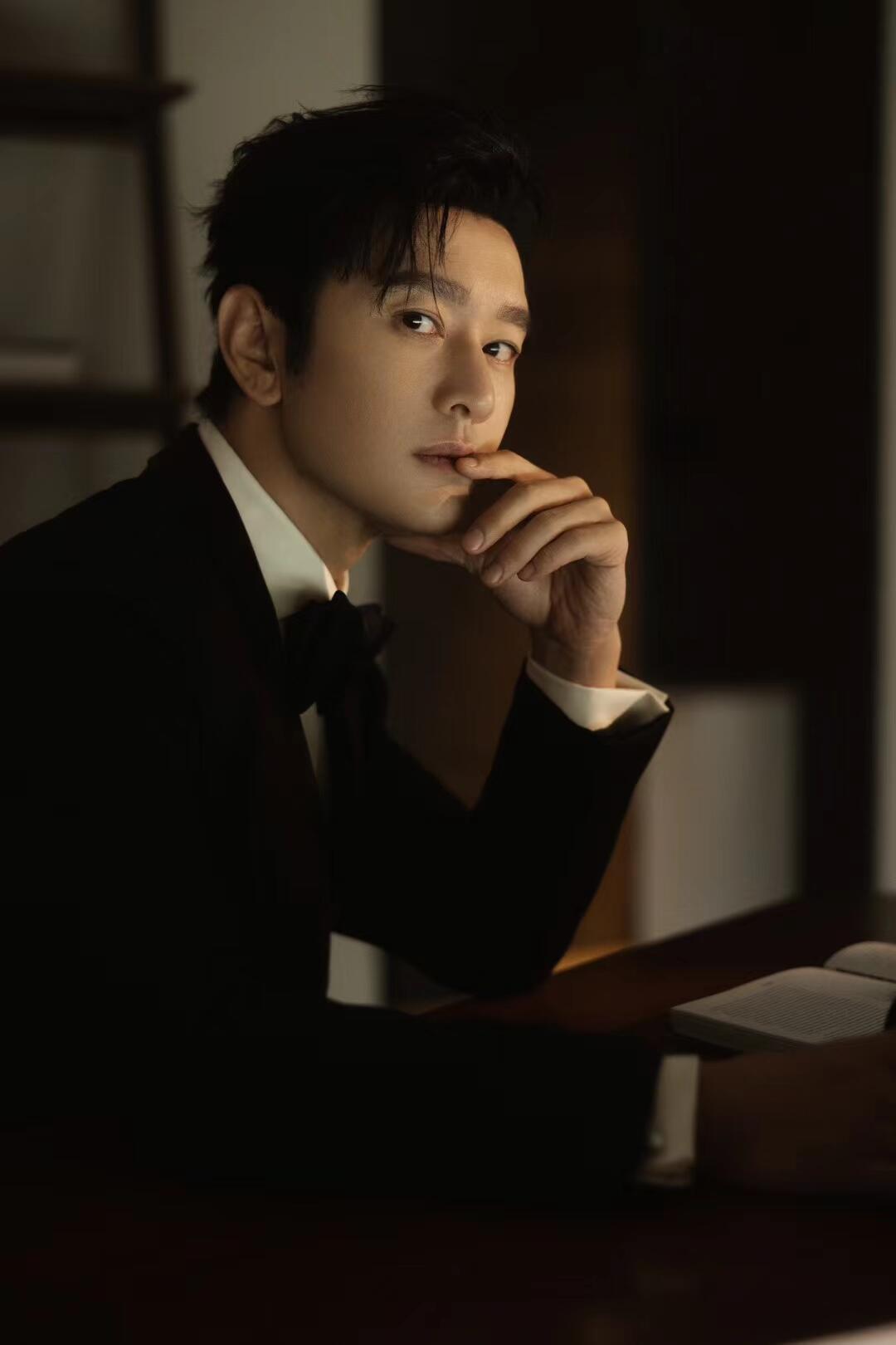 黄晓明离婚后事业爱情双丰收