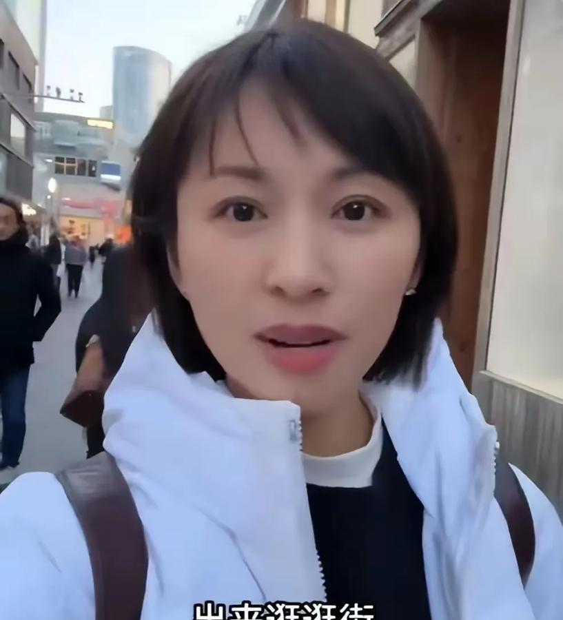 谁能想到，欧阳夏丹现在是这个样子！

和母亲住在北京三环内，200一套的花园大平