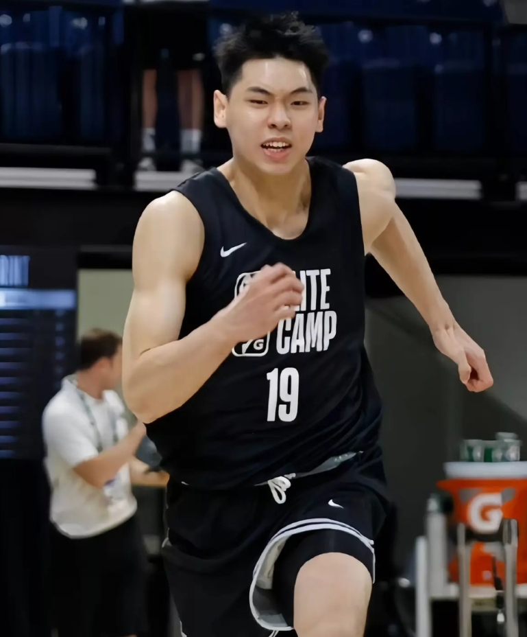 天妒英才，中国男篮球员在NBA打出状态数据就受伤的球员！

1.崔永熙
2024