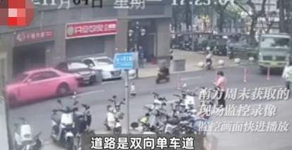 看完劳斯莱斯与货车相撞过程视频，大家都说事故责任完全劳斯莱斯方，货车都已经掉好头
